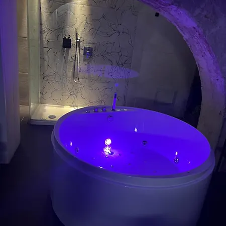 Judeka Ortigia With Jacuzzi Holiday home Syracuse